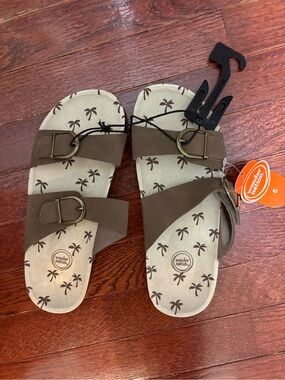 NEW Tan Palm-Print Buckle Slide Sandals with Gold Buckle size 6